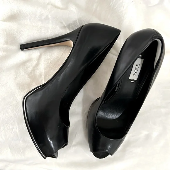 GUESS Peeptoe Platform Pump - Picture 3 of 4